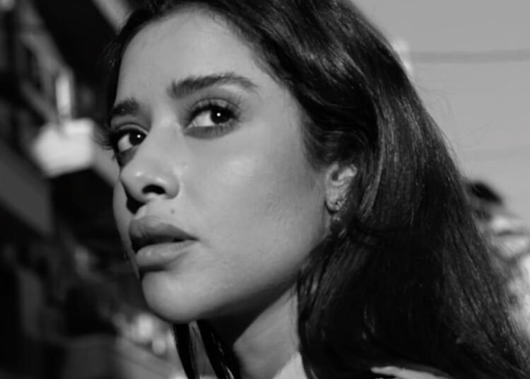 بلقيس عاشقة الإختلاف