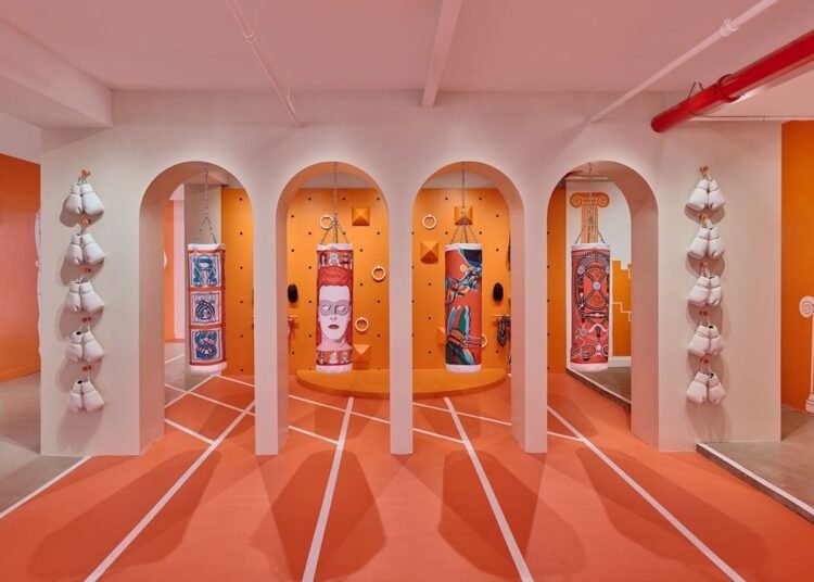 سبب اختيار Hermes اللون البرتقالي علامتها