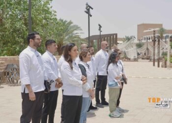 المشتركون يتنافسون بحماسية في تحدي “حرب المطاعم”
