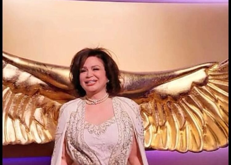 كيف تعيش إلهام شاهين عالمها؟