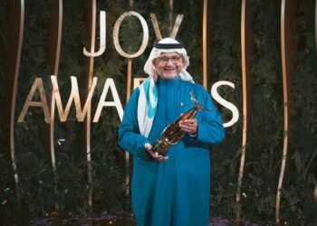 زكي حسنين يرفع شكره لفوزه بجائزة صنّاع الترفيه في “جوي أوورد”