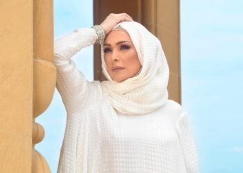 أمل حجازي تصدم الجميع بخلعها الحجاب