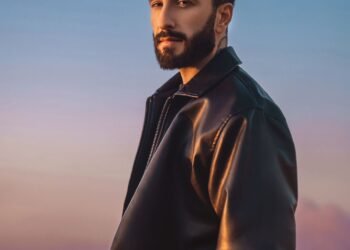 عظيم يطفئ شمعة عيد ميلاده الثلاثين وحيدًا