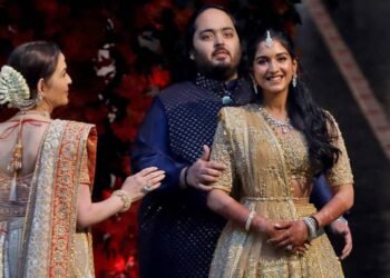 نيتا أمباني تكشف عن أسباب الإحتفالات بزفاف “أنانت” و”راديكا”