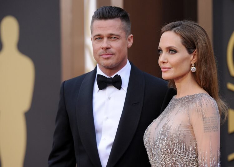 براد بيت يتخلّى عن حضانة أولاده