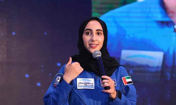 نورا المطروشي أول عربية تنال شارة رواد الفضاء المحترفين في ناسا