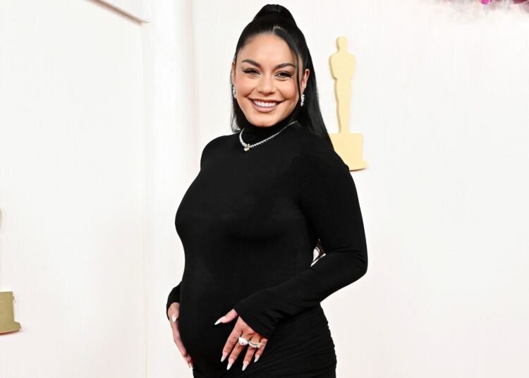 فانيسا هادجنز تكشف عن حملها في حفل جوائز الأوسكار
