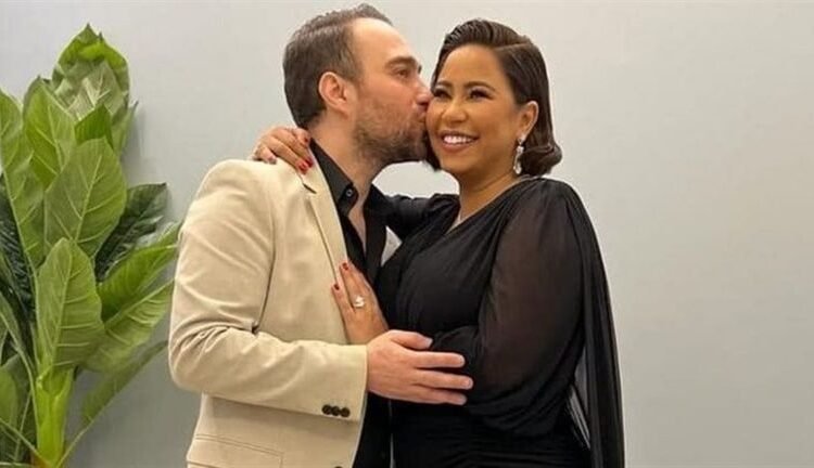 شيرين مخطوبة وحسام حبيب يهنئها!