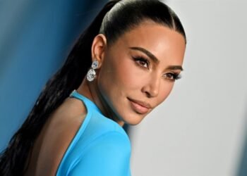 كيم كارداشيان شبه عارية في حفل زفاف أنانت أمباني