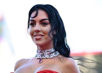 جورجينا رودريغيز توثق أجمل اللحظات لعائلتها