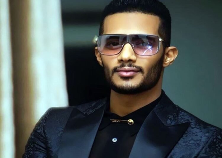 بعد اعتذار محمد رمضان.. ردّ صادم من الشاب المصفوع