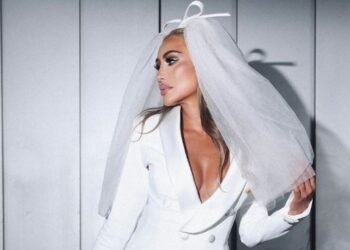 مايا دياب تطل بالطرحة.. هل دخلت القفص الذهبي مجددا؟