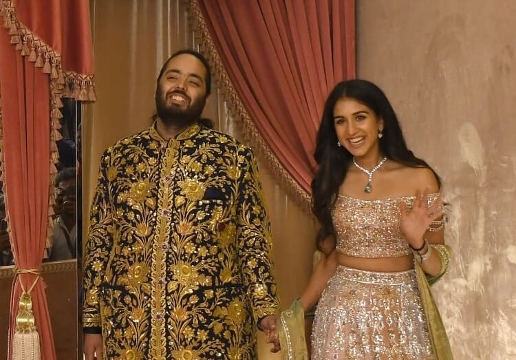 بلوغر مصرية تشارك في حفل زفاف أنانت أمباني