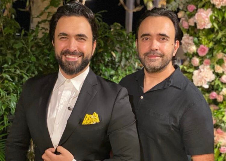 شقيق نادر الاتات ينشر فيديو مؤثر لوالده من المستشفى.. وهذا ما قاله