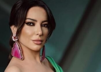 أمل عرفة تهاجم الوسط الفني وهكذا وصفته