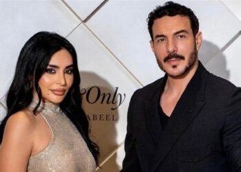 ابنة باسل خياط كبرت وأصبحت شابة جميلة والشبه بينهما كبير