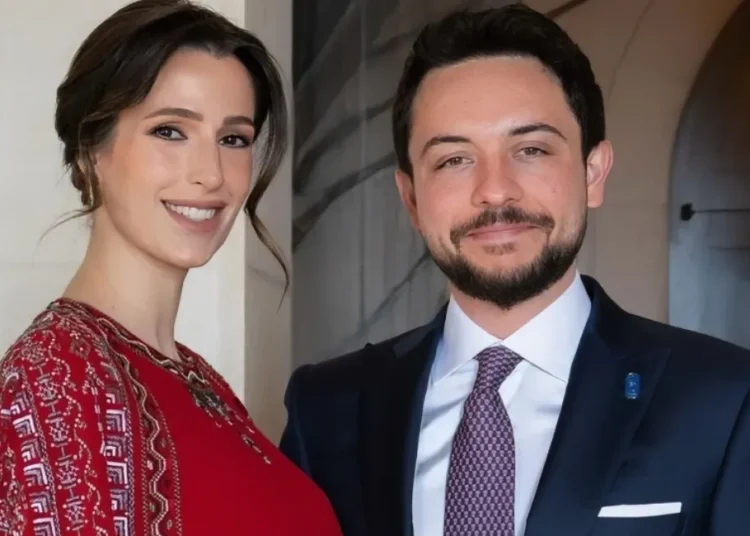 الأمير الحسين والاميرة رجوة يرزقان بطفلتهما الاولى وهذا اسمها