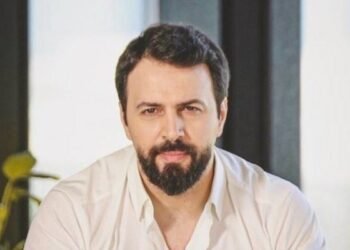 ابن تيم حسن نسخة عن والده في احدث ظهور