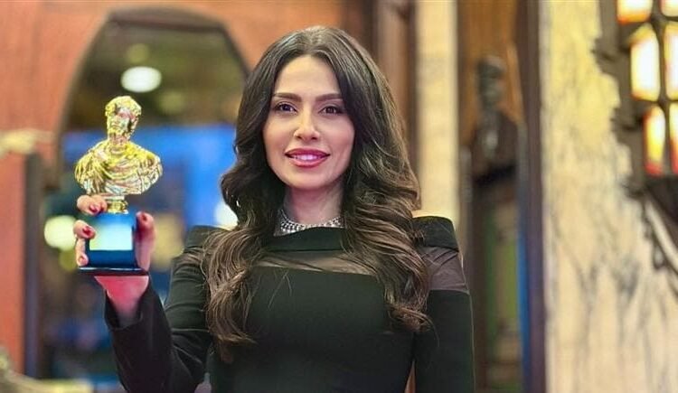 السعودية إلهام علي تفوز بجائزة أفضل ممثلة آسيوية لعام 2024