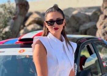 ندى كوسا تشارك في سباق سيارات رالي لبنان 