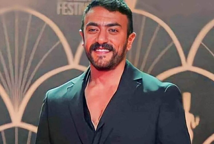 احمد العوضي يقلق الجمهور على صحته