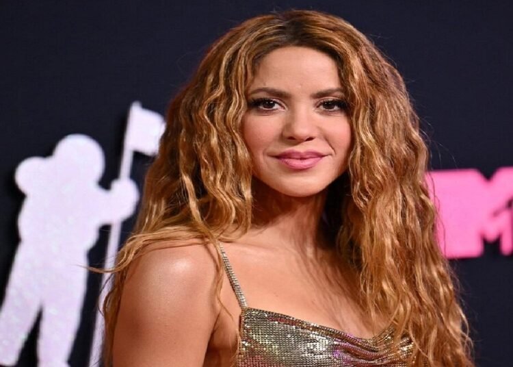 تصرف “غير أخلاقي” يجبر شاكيرا على مغادرة المسرح