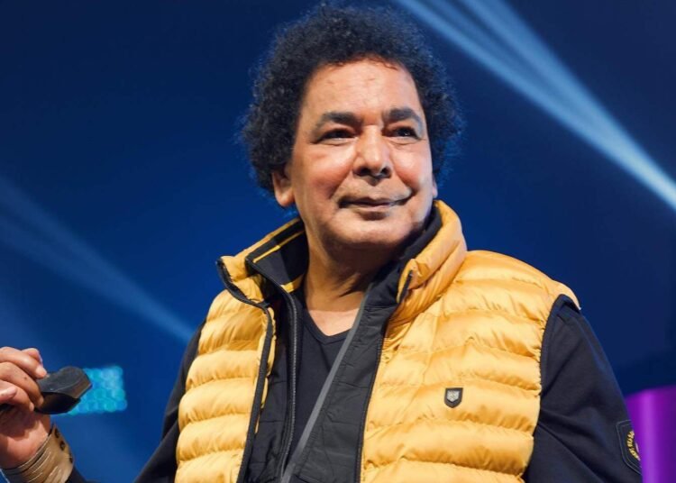 ما حقيقة اعتزال محمد منير بسبب أزمته الصحية؟