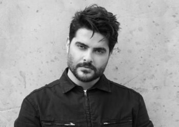 وفاة احدى معجبات ناصيف زيتون وهو يعلق بتأثر