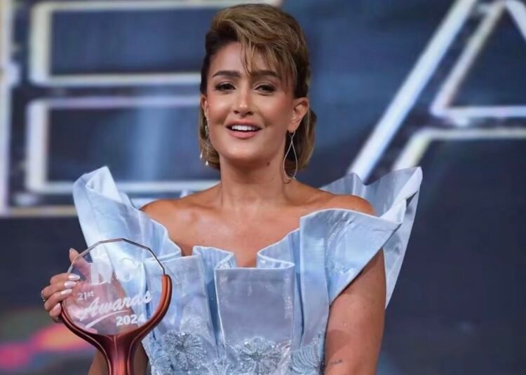 اطلالة غادة عبد الرازق تتصدر حديث المتابعين في حفل “دير جيست”