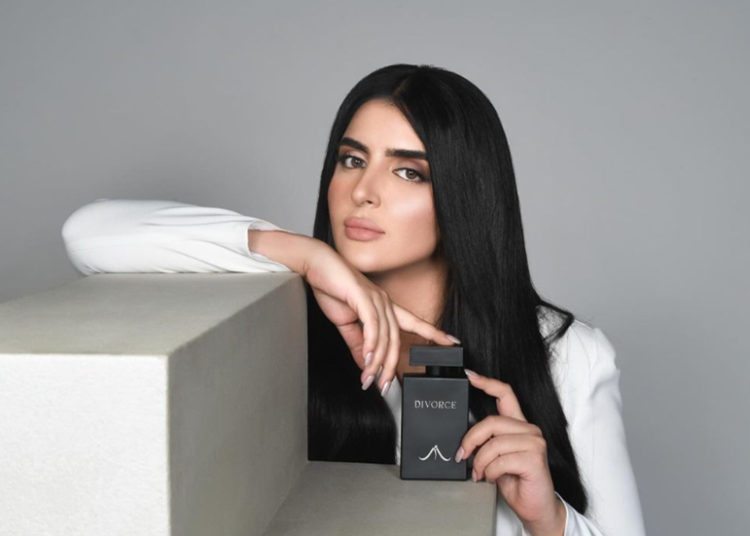 ماذا يعني “النمر الأسود” في شعار عطر الشيخة مهرة؟