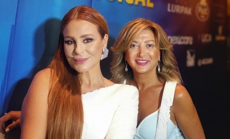 “كلو مسموح” تعيد كارول سماحة إلى خشبة المسرح بعد غياب 17 عاما