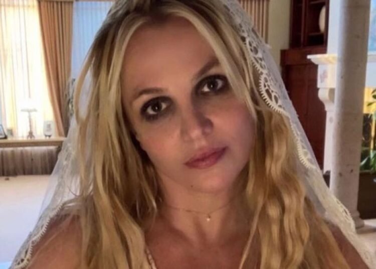 بريتني سبيرز بخطوة صادمة.. تزوجت من نفسها!