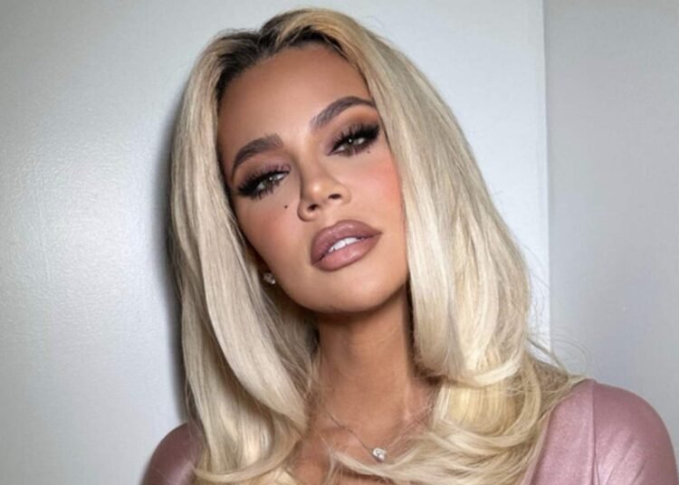 كلوي كارداشيان تكشف عن حفرة في وجهها.. تفاصيل مؤلمة إلى العلن