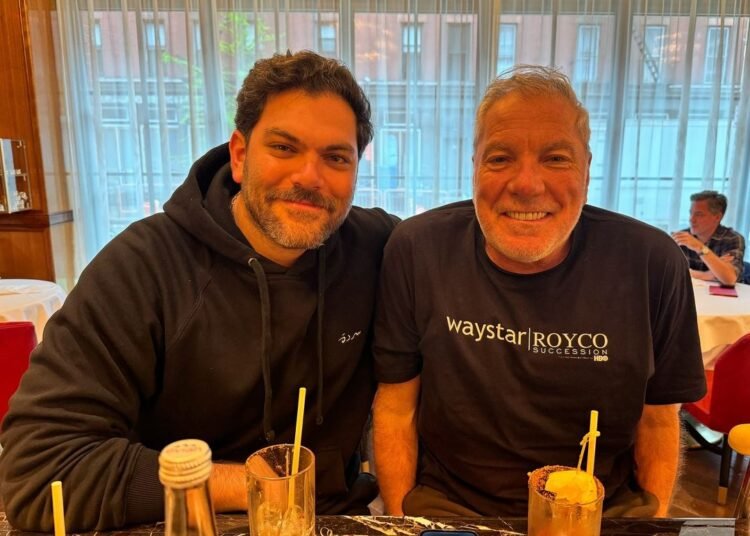 وضع النقيب علي جابر الصحي قلق وابنه يكشف التفاصيل