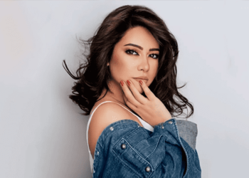 أول صورة لـ شيرين عبد الوهاب وشقيقها بعد الصلح