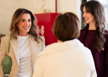 الملكة رانيا برفقة الاميرة رجوة وهذا ما فعلتاه