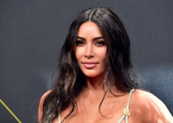 إطلالة كيم كارداشيان في الهالوين تثير الجدل