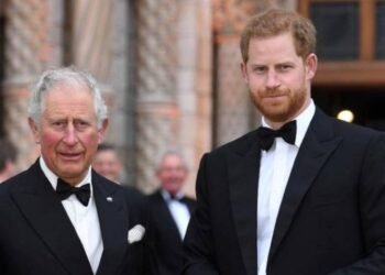 الكشف عن رسالة مفاجئة تلقاها الامير هاري من والده قبل وفاة الملكة اليزابيث