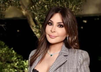 فستان اليسا يثير الجدل وسعره حديث الجمهور