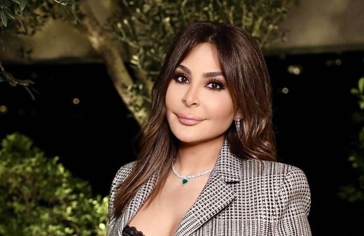 فستان اليسا يثير الجدل وسعره حديث الجمهور