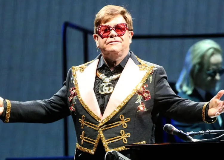 إلتون جون يفقد بصره.. تفاصيل محزنة إلى العلن