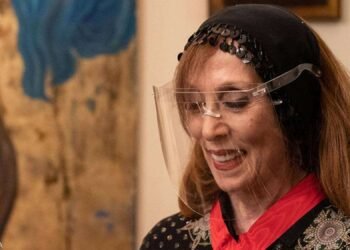 السيدة فيروز “جارة القمر” تحتفل بعيدها الـ90.. إليكم هذه المعلومات عنها