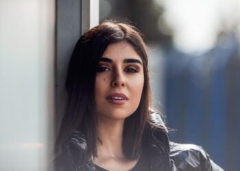 زينة مكي توثق رحلة عودتها إلى لبنان بفيديو مؤثر