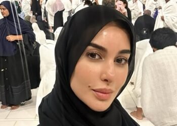 ياسمين صبري تؤدي مناسك العمرة وما قالته مؤثر