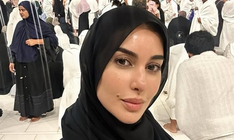 ياسمين صبري تؤدي مناسك العمرة وما قالته مؤثر