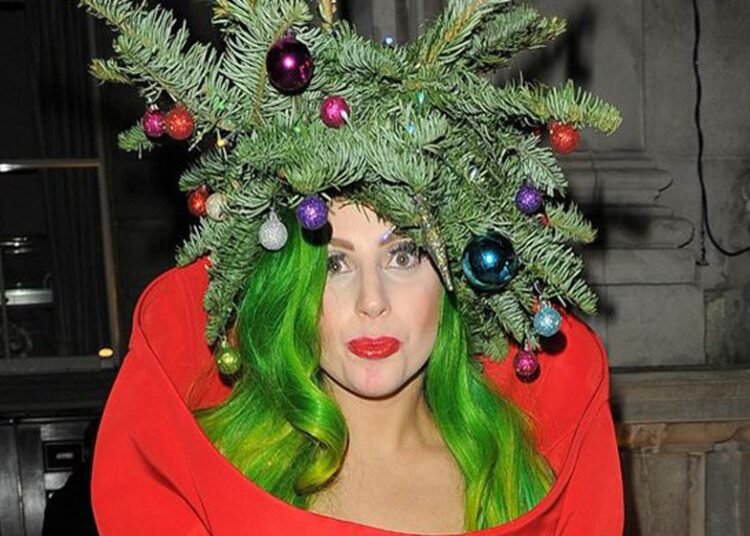 ليدي غاغا تفاجئ الجميع بما فعلته