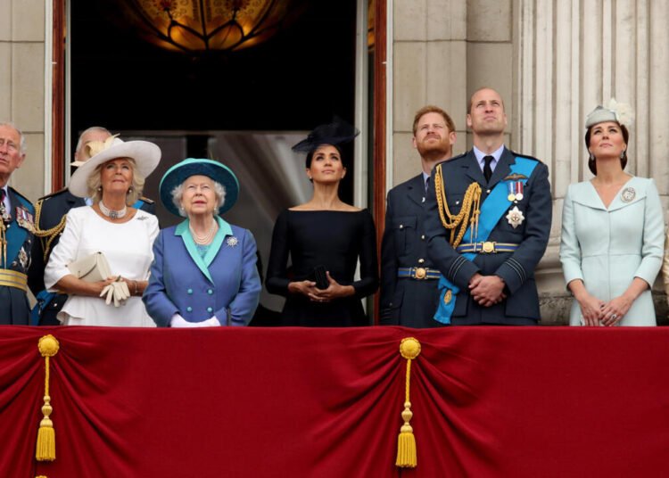 الأمير هاري وتفاصيل “التوتر” مع العائلة الملكية