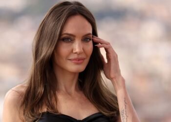 لن تتوقعوا ما فعلته انجلينا جولي في باريس