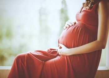 فنانة شهيرة تعلن حملها بطفلها الثاني