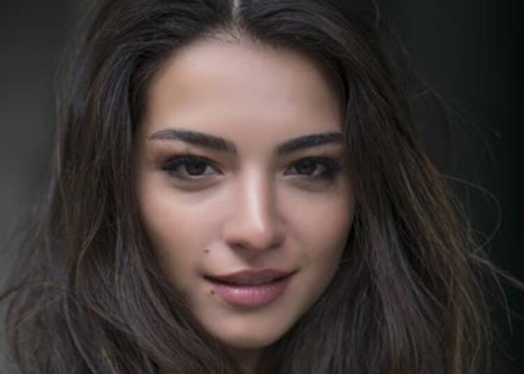 ميليسا أصلي باموك تستقبل طفلها الأول